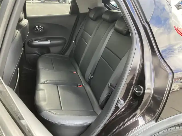 日産 ジューク 15RX パーソナライズパック 静岡県 2013(平25)年 6万km ナイトベールパープル 純正SDナビ(MC313D-W)/　AM FM CD DVD Bluetooth USB AUX/HIDオートヘッドランプ/革巻きステアリング/スマートキー2本/プッシュスタート/社外18インチアルミホイール/アイドリングストップ/純正フロアマット/レザー調シートカバー/フルセグTV/ビルトインETC/前後方ドライブレコーダー/社外エアロ(フロント/リアアンダー)