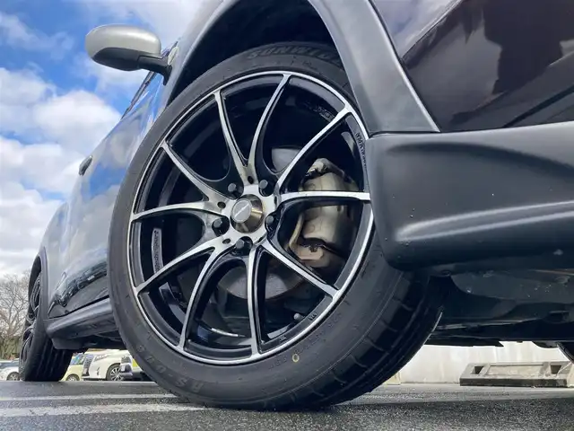 日産 ジューク 15RX パーソナライズパック 静岡県 2013(平25)年 6万km ナイトベールパープル 純正SDナビ(MC313D-W)/　AM FM CD DVD Bluetooth USB AUX/HIDオートヘッドランプ/革巻きステアリング/スマートキー2本/プッシュスタート/社外18インチアルミホイール/アイドリングストップ/純正フロアマット/レザー調シートカバー/フルセグTV/ビルトインETC/前後方ドライブレコーダー/社外エアロ(フロント/リアアンダー)