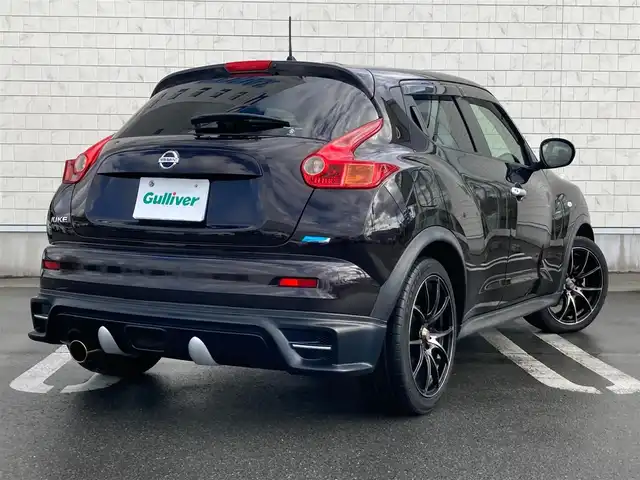 日産 ジューク 15RX パーソナライズパック 静岡県 2013(平25)年 6万km ナイトベールパープル 純正SDナビ(MC313D-W)/　AM FM CD DVD Bluetooth USB AUX/HIDオートヘッドランプ/革巻きステアリング/スマートキー2本/プッシュスタート/社外18インチアルミホイール/アイドリングストップ/純正フロアマット/レザー調シートカバー/フルセグTV/ビルトインETC/前後方ドライブレコーダー/社外エアロ(フロント/リアアンダー)