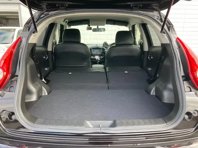 日産 ジューク 15RX パーソナライズパック 静岡県 2013(平25)年 6万km ナイトベールパープル 純正SDナビ(MC313D-W)/　AM FM CD DVD Bluetooth USB AUX/HIDオートヘッドランプ/革巻きステアリング/スマートキー2本/プッシュスタート/社外18インチアルミホイール/アイドリングストップ/純正フロアマット/レザー調シートカバー/フルセグTV/ビルトインETC/前後方ドライブレコーダー/社外エアロ(フロント/リアアンダー)