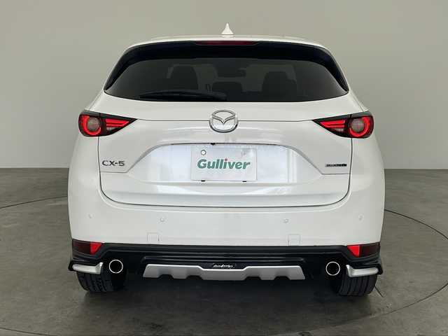 マツダ ＣＸ－５ XD ブラックトーンエディション 兵庫県 2021(令3)年 4.2万km スノーフレイクホワイトパールマイカ ・サンルーフ/・純正10.25インチナビ&TV&USB&BT&スマホ連携/・パワーバックドア/・バック/サイド/フロント/全周囲カメラ/・BOSEサウンド/・i-ACTIVSENSE/・アドバンストSCBS/SCBS R/・誤発信抑制制御/・スマートブレーキサポート/・レーダークルーズコントロール/・ブラインドスポットモニタリング/・車線逸脱警報システム/・レーンキープアシストシステム/・パーキングセンサー/・ドライバーアテンションアラート/・ターボ/・LEDヘッドランプ/・オートライト/・オートエアコン/・ヘッドアップディスプレイ/・本革巻きステアリング/・ステアリングスイッチ/・ハーフレザーシート/・ステアリングヒーター/・前席シートヒーター/・純正19インチＡＷ＆レッドキャリバー/・DAMDフルエアロ（F/S/R）/・スマートキー