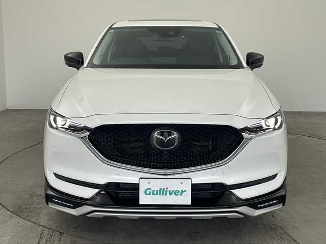 マツダ ＣＸ－５ XD ブラックトーンエディション 兵庫県 2021(令3)年 4.2万km スノーフレイクホワイトパールマイカ ・サンルーフ/・純正10.25インチナビ&TV&USB&BT&スマホ連携/・パワーバックドア/・バック/サイド/フロント/全周囲カメラ/・BOSEサウンド/・i-ACTIVSENSE/・アドバンストSCBS/SCBS R/・誤発信抑制制御/・スマートブレーキサポート/・レーダークルーズコントロール/・ブラインドスポットモニタリング/・車線逸脱警報システム/・レーンキープアシストシステム/・パーキングセンサー/・ドライバーアテンションアラート/・ターボ/・LEDヘッドランプ/・オートライト/・オートエアコン/・ヘッドアップディスプレイ/・本革巻きステアリング/・ステアリングスイッチ/・ハーフレザーシート/・ステアリングヒーター/・前席シートヒーター/・純正19インチＡＷ＆レッドキャリバー/・DAMDフルエアロ（F/S/R）/・スマートキー