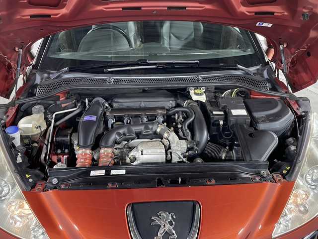 プジョー ＲＣＺ 福岡県 2011(平23)年 5.8万km ルージュトルマリン ・リモコンキー/・純正ナビ/・18インチ純正ホイール/・合皮シート/・Bluetooth/・キセノンヘッドライト/・コーナーセンサー/・シートヒーター/・Bカメラ/・iPod/・電動リアゲート