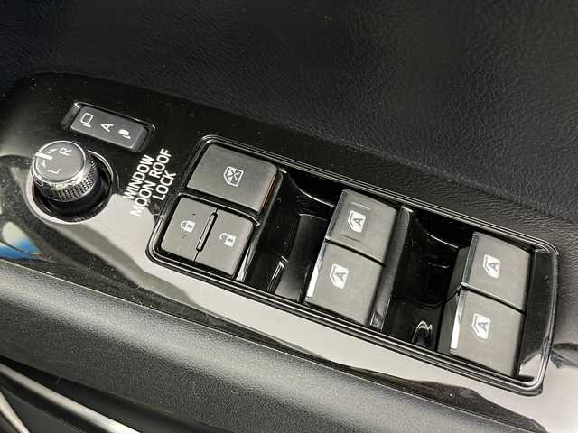 トヨタ ヴェルファイア ハイブリット ZR Gエディション 大阪府 2015(平27)年 2.9万km ホワイトパールクリスタルシャイン Wサンフール ツインムーンルーフ/純正9インチメモリーナビ/・JBLプレミアムサウンドシステム/・フルセグTV/・Bluetoothオーディオ接続/・CD/DVD再生機能/純正後席フリップダウンモニター/両側パワースライドドア/ブラックレザーシート/メモリー付きパワーシート/ステアリングヒーター/エグゼクティブパワーシート
