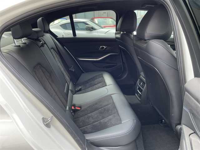 ＢＭＷ ＢＭＷ ３２０ｄ xDrive Mスポーツ 神奈川県 2023(令5)年 1.8万km アルピンホワイトⅢ ワンオーナー/Mスポーツ/ハーフレザーシート/純正メモリーナビ/360°カメラ/インテリジェントセーフティ/レーダークルーズコントロール/衝突警告/LKA/BSM/コーナーセンサー/純正18インチAW/LEDヘッドライト/電動トランク/前席パワーシート/シートヒーター/ワイヤレス充電/カラーHUD/USB/BT/Spotify/AppleCarPlay/ミラーETC/前後ドライブレコーダー/パドルシフト/アイドリングストップ/プッシュスタート/スマートキー×2/R6年ディーラー整備記録/保証書・取説あり