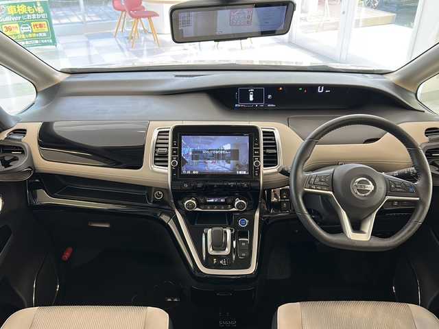 日産 セレナ e－パワー ハイウェイスター V 岐阜県 2018(平30)年 4.9万km ブリリアントホワイトパール 純正9インチナビ /全周囲モニター/フルセグTV/Bluetooth/プロパイロット/エマージェンシーブレーキ/フリップダウンモニター/両側パワースライドドア/ETC/前席シートヒーター/ステアリングヒーター/オートライト/オートマチックハイビーム/スマートルームミラー/インテリジェントパーキングアシスト/ヒルスタートアシスト/LEDヘッドライト/LEDバンパーイルミネーション