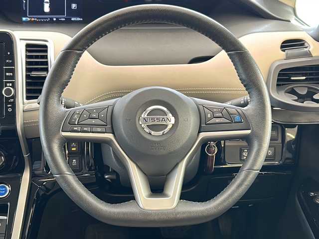 日産 セレナ e－パワー ハイウェイスター V 岐阜県 2018(平30)年 4.9万km ブリリアントホワイトパール 純正9インチナビ /全周囲モニター/フルセグTV/Bluetooth/プロパイロット/エマージェンシーブレーキ/フリップダウンモニター/両側パワースライドドア/ETC/前席シートヒーター/ステアリングヒーター/オートライト/オートマチックハイビーム/スマートルームミラー/インテリジェントパーキングアシスト/ヒルスタートアシスト/LEDヘッドライト/LEDバンパーイルミネーション