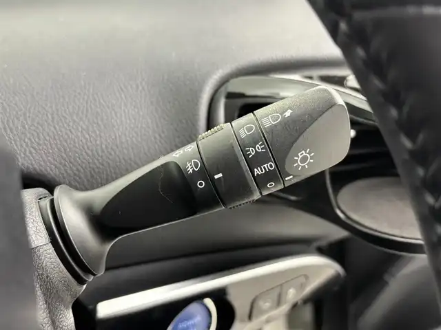 トヨタ プリウス A ツーリングセレクション 埼玉県 2019(平31)年 2.6万km ホワイトパールクリスタルシャイン 純正１１．６インチメーカーナビ　/バックカメラ　/トヨタセーフティーセンス　/パーキングアシスト　/前席シートヒーター　/オートマティックハイビーム　/ＢＳＭ　/ビルトインＥＴＣ２．０　/ＡＣ１００Ｖ　/フルセグＴＶ