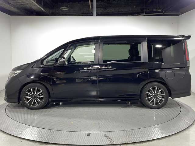 ホンダ ステップワゴン モデューロX 広島県 2016(平28)年 7.1万km プレミアムスパークルブラックパール 禁煙車/純正９型ナビ/バックカメラ/両側パワースライドドア/レーダークルーズコントロール/ドラレコ/レーンキープ/衝突被害軽減/踏み間違い防止/ＥＴＣ/Moduloアルミホイール(205/55/R17)/パドルシフト/ＬＥＤヘッドライト/フォグランプ/エアバッグ(運転席/助手席/サイド/カーテン)