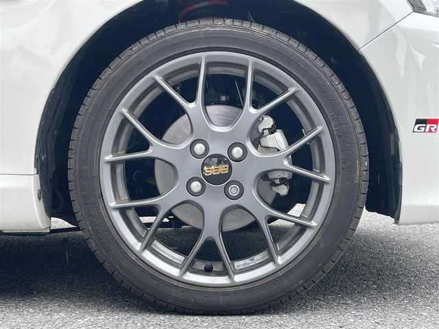 トヨタ コペン GRスポーツ 栃木県 2020(令2)年 0.6万km パールホワイトⅢ ワンオーナー/GRパフォーマンスダンパー/BBS製専用鍛造アルミホイール/スタビライザー(フロント/リヤ)/専用フロントブレース/専用センターブレース(専用床下スパッツ付)/専用バンパー(フロント/リヤ)＆専用ラジエーターグリル/専用LEDヘッドランプ(ロービーム・LEDクリアランスランプ付)＋ブラックエクステンション加飾/アクティブトップ(電動開閉式ルーフ)/MOMO製専用革巻ステアリング/パドルシフト/専用レカロシート(スエード調・ブラック・GR刺繍ロゴ入り)/シートヒーター/純正7インチSDナビ［NSZT-W68T］/・地デジ(12セグ/ワンセグ)/・Bluetooth/・DVD/CD/SD/・HDMI/USB/バックモニター/ETC2.0