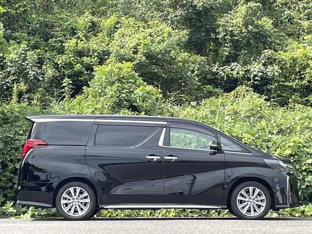 トヨタ アルファード S タイプゴールドⅡ 大分県 2022(令4)年 5.8万km ブラック 両側パワースライドドア/純正ディスプレイオーディオ/メモリーナビ/フルセグ/Bluetooth/12.1インチフリップダウンモニター/ハーフレザーシート/オットマンシート/デジタルインナーミラー/アダプティブクルーズコントロール/レーンキープアシスト/3眼LEDヘッドライト/シーケンシャルウインカー/ビルトインETC/社外ドラレコ/スマートキー/プッシュスタート/前後クリアランスソナー