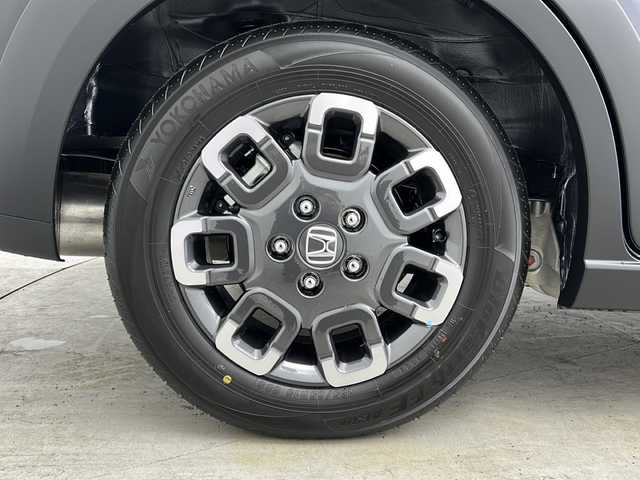 ホンダ フリード ハイブリット e:HEV クロスター 大阪府 2025(令7)年 0.1千km メテオロイドグレーメタリック 登録済未使用車/純正9インチSDナビ/【BT/フルセグTV/USB/AppleCarPlay/AndroidAuto]/バックカメラ/パワースライドドア　左/衝突被害軽減システム/ブラインドスポットモニター/コーナーセンサー前後/クルーズコントロール追従/オートライト/ハーフレザーシート　/シートヒータ　D+N席/スペアキー