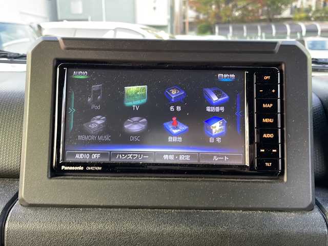 スズキ ジムニー XC 大阪府 2023(令5)年 0.7万km ミディアムグレー ワンオーナー/社外SDナビ/BTオーディオ/フルセグテレビ/CD/DVD/LEDヘッドライト/オートライト/フォグランプ/TERZO製ルーフキャリア/ETC/ドライブレコーダー/純正16インチAW/純正フロアマット/スペアキー