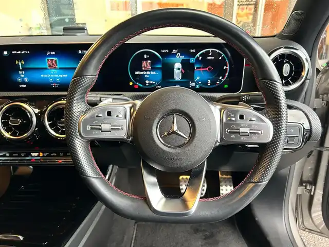 メルセデス・ベンツ Ａ２００ｄ AMGライン 富山県 2020(令2)年 2.8万km モハーベシルバー レーダーセーフティパッケージ/アドバンスドパッケージ/純正HDDナビ/Bluetooth接続/USB接続/App-conect/AM/FMラジオ/バックカメラ/360°カメラ/ワイヤレス充電/D/N席パワーシート/D/N席シートヒーター/パドルシフト/アイドリングストップ/パーキングセンサー/コーナーセンサー/レーンキープアシスト/プッシュスタート/ACC