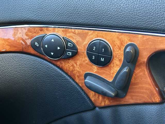 メルセデス・ベンツ Ｅ３００ ステーションワゴン 東京都 2009(平21)年 9.9万km カルサイトホワイト 社外ナビ(フルセグTV、CD、DVD、Bluetooth)/全席シートヒーター/パワーシート/クルーズコントロール/全席レザーシート/サンルーフ/ルーフレール