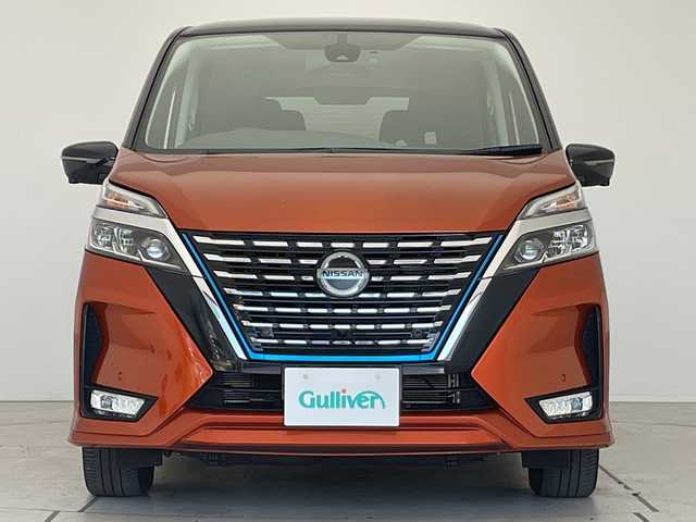 日産 セレナ e－パワー ハイウェイスター V 愛知県 2020(令2)年 2.7万km サンライズオレンジ/ダイヤモンドブラック プロパイロット/純正10型ナビ　SDカードなし/全方位カメラ/両側パワースライドドア/レーダークルーズコントロール/バックカメラ/ハンズフリースライドドア/コーナーセンサー/純正アルミホイール/LEDヘッドライト/インテリジェントミラー/リアオートエアコン/オートライト/ドライブレコーダー/ETC/衝突軽減システム/フルセグ/CD DVD/ステアリングスイッチ/スマートキー/プッシュスタート