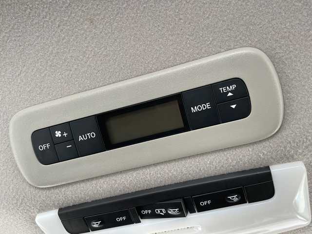 日産 セレナ e－パワー ハイウェイスター V 愛知県 2020(令2)年 2.7万km サンライズオレンジ/ダイヤモンドブラック プロパイロット/純正10型ナビ　SDカードなし/全方位カメラ/両側パワースライドドア/レーダークルーズコントロール/バックカメラ/ハンズフリースライドドア/コーナーセンサー/純正アルミホイール/LEDヘッドライト/インテリジェントミラー/リアオートエアコン/オートライト/ドライブレコーダー/ETC/衝突軽減システム/フルセグ/CD DVD/ステアリングスイッチ/スマートキー/プッシュスタート