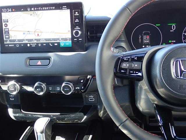 ホンダ ヴェゼル ハイブリッド e:HEV RS 千葉県 2025(令7)年 0.1千km パール 【登録済未使用車】/【プラチナホワイトパール（NH883P）】/Honda CONNECTディスプレー（9インチ）/（ナビ/フルセグTV/USB/BT)/ETC2.0車載器/マルチビューカメラシステム（メーカーOP）/プレミアムオーディオ10スピーカー（メーカーOP）/ワイヤレス充電器/Honda SENSING/ハンズフリーパワーテールゲート/ブラインドスポットインフォメーション/純正18インチAW/LEDシーケンシャルターンシグナルランプ/プッシュスタート/スマートキー2本/LEDヘッドライト/フォグランプ/LEDルームランプ/保証書/取扱説明書/