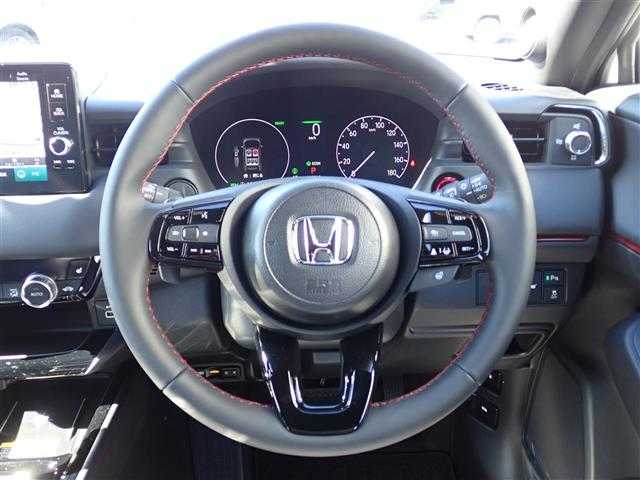 ホンダ ヴェゼル ハイブリッド e:HEV RS 千葉県 2025(令7)年 0.1千km パール 【登録済未使用車】/【プラチナホワイトパール（NH883P）】/Honda CONNECTディスプレー（9インチ）/（ナビ/フルセグTV/USB/BT)/ETC2.0車載器/マルチビューカメラシステム（メーカーOP）/プレミアムオーディオ10スピーカー（メーカーOP）/ワイヤレス充電器/Honda SENSING/ハンズフリーパワーテールゲート/ブラインドスポットインフォメーション/純正18インチAW/LEDシーケンシャルターンシグナルランプ/プッシュスタート/スマートキー2本/LEDヘッドライト/フォグランプ/LEDルームランプ/保証書/取扱説明書/