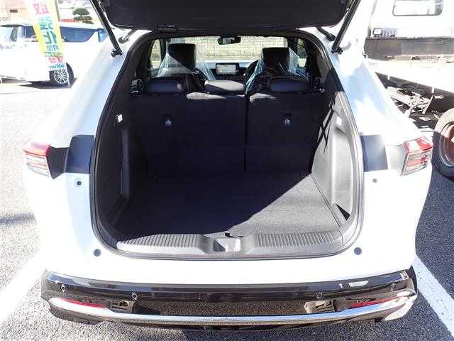 ホンダ ヴェゼル ハイブリッド e:HEV RS 千葉県 2025(令7)年 0.1千km パール 【登録済未使用車】/【プラチナホワイトパール（NH883P）】/Honda CONNECTディスプレー（9インチ）/（ナビ/フルセグTV/USB/BT)/ETC2.0車載器/マルチビューカメラシステム（メーカーOP）/プレミアムオーディオ10スピーカー（メーカーOP）/ワイヤレス充電器/Honda SENSING/ハンズフリーパワーテールゲート/ブラインドスポットインフォメーション/純正18インチAW/LEDシーケンシャルターンシグナルランプ/プッシュスタート/スマートキー2本/LEDヘッドライト/フォグランプ/LEDルームランプ/保証書/取扱説明書/