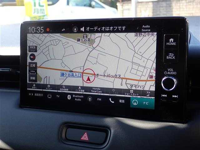 ホンダ ヴェゼル ハイブリッド e:HEV RS 千葉県 2025(令7)年 0.1千km パール 【登録済未使用車】/【プラチナホワイトパール（NH883P）】/Honda CONNECTディスプレー（9インチ）/（ナビ/フルセグTV/USB/BT)/ETC2.0車載器/マルチビューカメラシステム（メーカーOP）/プレミアムオーディオ10スピーカー（メーカーOP）/ワイヤレス充電器/Honda SENSING/ハンズフリーパワーテールゲート/ブラインドスポットインフォメーション/純正18インチAW/LEDシーケンシャルターンシグナルランプ/プッシュスタート/スマートキー2本/LEDヘッドライト/フォグランプ/LEDルームランプ/保証書/取扱説明書/