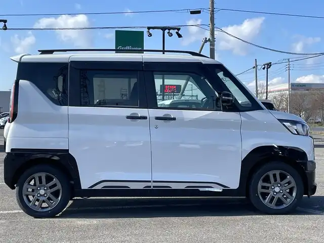 三菱 デリカミニ T プレミアム 道央・札幌 2025(令7)年 0.1千km アメジストブラック/シルキーホワイト ４WD/純正ディスプレイオーディオ/AM/FM/BT/MI-PILOT/衝突被害軽減ブレーキ/横滑り防止装置/レーダークルーズコントロール/ヒルディセントコントロール/レーンキープアシスト/クリアランスソナー/全方位カメラ/アイドリングストップ/デジタルインナーミラー/両側パワースライドドア/前席シートヒーター/ハーフレザーシート/革巻きステアリング/ステアリングリモコン/パドルシフト/ハンドルヒーター/電動パーキング/オートブレーキホールド/プッシュスタート/スマートキー/LEDヘッドライト/オートライト/オートハイビーム/フォグランプ/ヘッドライトレベライザー/電動格納ミラー/ウィンカーミラー/スペアキー