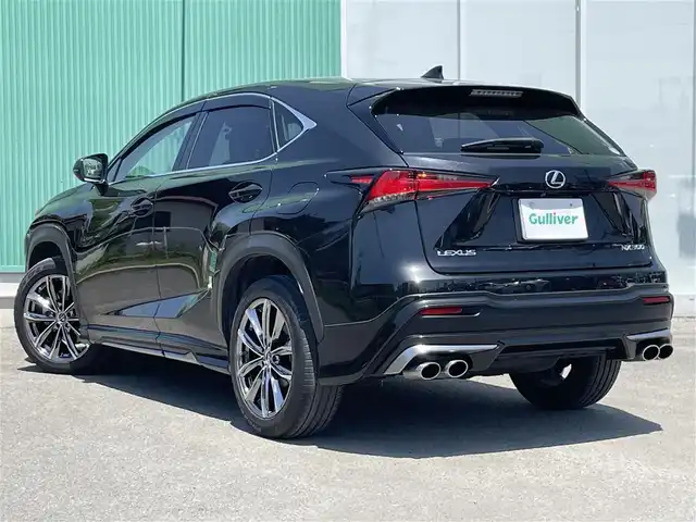 レクサス ＮＸ 300 Iパッケージ 福岡県 2020(令2)年 4.5万km グラファイトブラックガラスフレーク 純正10型ナビ(BT/DVD/Blu-ray)/フルセグTV/パワーバックドア/パノラミックビューモニター/ビルトインETC2.0/純正ドライブレコーダー/レーダークルーズコントロール/クリアランスソナー/セーフティシステムプラス/・プリクラッシュセーフティシステム/・レーントレーシングアシスト/・アダプティブハイビームシステム/・ロードサインアシスト/・先行車発進告知機能/IC付ターボ/角型三眼LEDヘッドランプ(AFS)/本革巻きステアリング/ステアリングヒーター/パドルシフト/ブラウン合皮シート/前席パワーシート/シートヒーター/運転席ポジションメモリー/クレンツェ17インチアルミホイール/スマートエントリー/スタートシステム