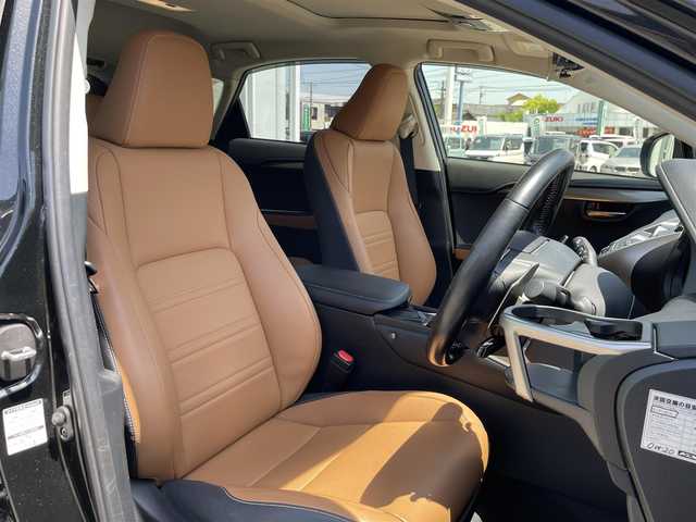 レクサス ＮＸ 300 Iパッケージ 福岡県 2020(令2)年 4.5万km グラファイトブラックガラスフレーク エンジンスタートボタン/パワーステアリング/パワーウィンドウ/MTモード付AT/純正ナビ/AAC/追従クルーズコントロール/スマートキー/BLUETOOTH/パワーシート/LEDライト/前後ドラレコ