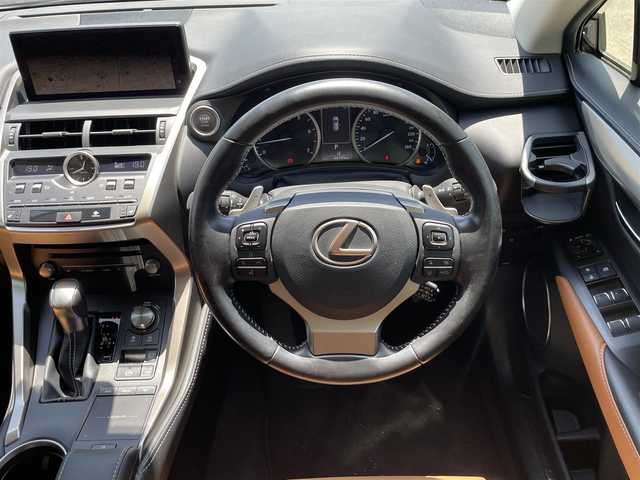 レクサス ＮＸ 300 Iパッケージ 福岡県 2020(令2)年 4.5万km グラファイトブラックガラスフレーク エンジンスタートボタン/パワーステアリング/パワーウィンドウ/MTモード付AT/純正ナビ/AAC/追従クルーズコントロール/スマートキー/BLUETOOTH/パワーシート/LEDライト/前後ドラレコ