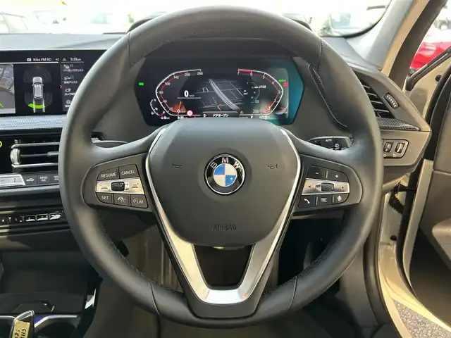 ＢＭＷ ＢＭＷ １１８ｉ プレイ 兵庫県 2024(令6)年 1.1万km アルピンホワイトⅢ 純正メモリナビ/Bluetoothオーディオ/バックカメラ/ウィンカーミラー/レーダークルーズコントロール/プッシュスタート/スマートキー/パワーバックドア/電動格納ミラー/コーナーセンサー/ETC