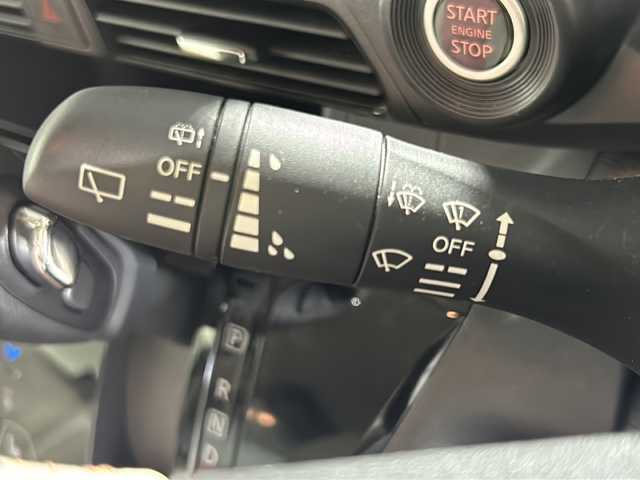 日産 デイズ ボレロ 沖縄県 2020(令2)年 6.4万km ホワイトパール 県外仕入/禁煙車/純正SDナビ/DVD/CD/SD/BT/フルセグ/インテリジェントインナーミラー/アラウンドビューモニター/ETC/ドライブレコーダー/エマージェンシーブレーキ/クリアランスソナー/横滑り防止装置/アイドリングストップ/ハーフレザーシート/前席シートヒーター/オートライト/純正17インチAW/純正フロアマット/プッシュスタート/スマートキー