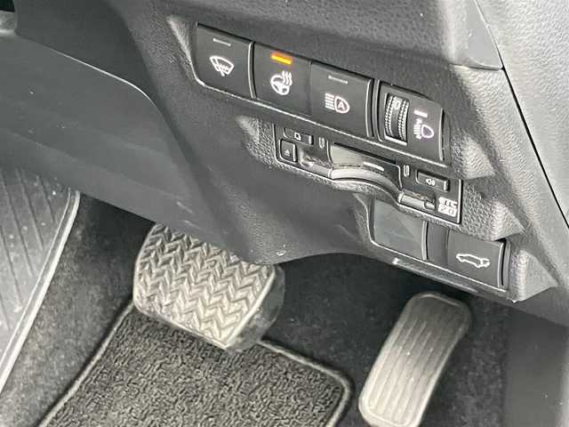 トヨタ カローラ クロス ハイブリッド Z 山口県 2023(令5)年 1.2万km アティチュードブラックマイカ ワンオーナー/10.5inディスプレイオーディオプラス/ナビ・フルセグTV・BT/パノラミックビューカメラ/ドライブレコーダー/ETC2.0/ハンズフリーパワーバックドア/トヨタチームメイト(アドバンストパーク)/パーキングサポートブレーキ/ブラインドスポットモニター/プリクラッシュセーフティ/レーントレーシングアシスト/レーンディパーチャーアラート/プロアクティブドライビングアシスト/レーダークルーズコントロール/パーキングサポートブレーキ/ハーフレザー調シート/パワーシート/シートヒーター/スマートキー/LEDオートライト/LEDフォグ/ラゲージアクティブボックス
