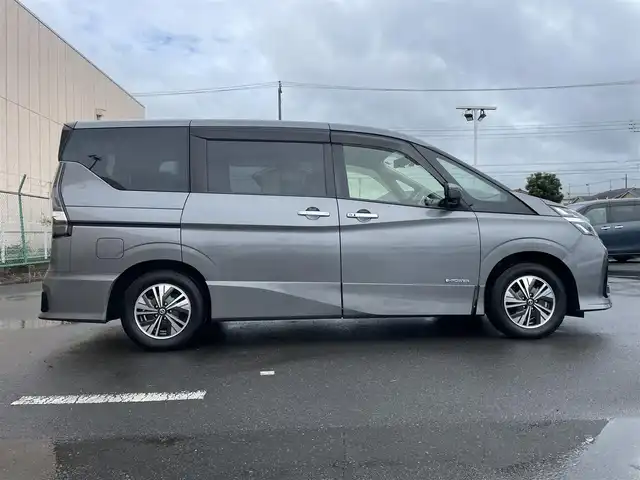 日産 セレナ e－パワー ハイウェイスター V 東京都 2020(令2)年 6.1万km ダークメタルグレー 純正11型ナビ/アラウンドビューモニター/デジタルミラー/エマージェンシーブレーキ/車線逸脱警報/ソナー/プロパイロット/ハンズフリーオートスライドドア/ＥＴＣ/ドライブレコーダー/スマートキー