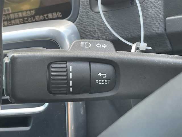 ボルボ Ｖ６０ T4 茨城県 2014(平26)年 7.3万km アイスホワイト 純正ナビ/フルセグTV/Bluetooth/バックカメラ/クルーズコントロール/パワーシート/シートヒーター/カーテンエアバック/純正AW/LEDヘッドライト/スマートキー/ETC