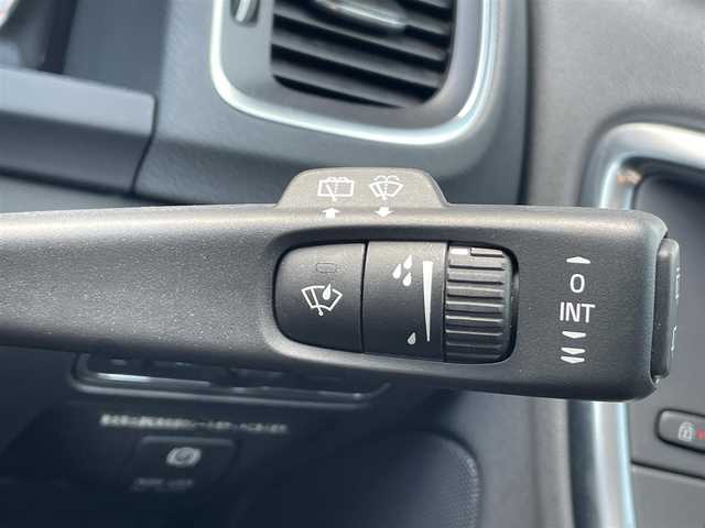 ボルボ Ｖ６０ T4 茨城県 2014(平26)年 7.3万km アイスホワイト 純正ナビ/フルセグTV/Bluetooth/バックカメラ/クルーズコントロール/パワーシート/シートヒーター/カーテンエアバック/純正AW/LEDヘッドライト/スマートキー/ETC
