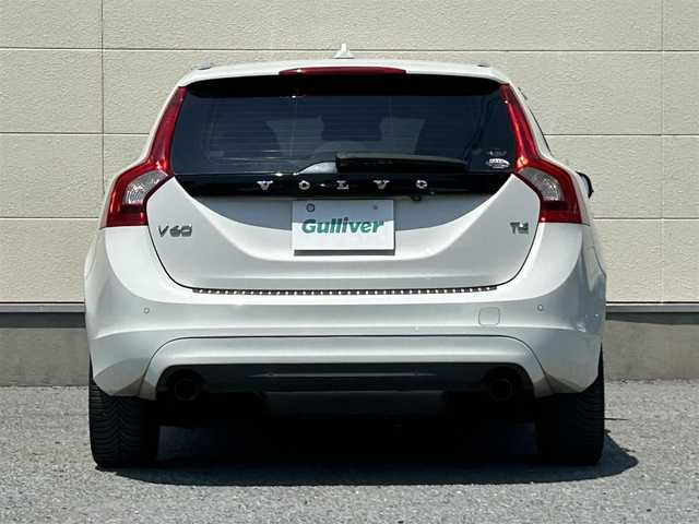 ボルボ Ｖ６０ T4 茨城県 2014(平26)年 7.3万km アイスホワイト 純正ナビ/フルセグTV/Bluetooth/バックカメラ/クルーズコントロール/パワーシート/シートヒーター/カーテンエアバック/純正AW/LEDヘッドライト/スマートキー/ETC