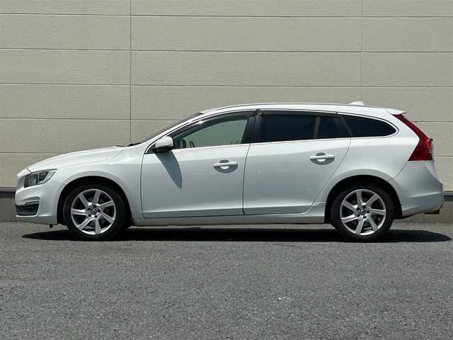ボルボ Ｖ６０ T4 茨城県 2014(平26)年 7.3万km アイスホワイト 純正ナビ/フルセグTV/Bluetooth/バックカメラ/クルーズコントロール/パワーシート/シートヒーター/カーテンエアバック/純正AW/LEDヘッドライト/スマートキー/ETC