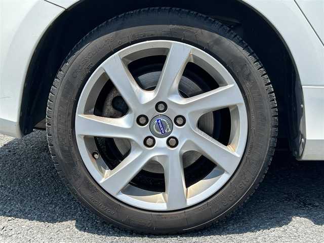 ボルボ Ｖ６０ T4 茨城県 2014(平26)年 7.3万km アイスホワイト 純正ナビ/フルセグTV/Bluetooth/バックカメラ/クルーズコントロール/パワーシート/シートヒーター/カーテンエアバック/純正AW/LEDヘッドライト/スマートキー/ETC