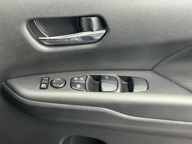 日産 セレナ ハイウェイスター Vセレクション 熊本県 2017(平29)年 4.7万km シャイニングブルー セーフティパックB/純正SDナビ（MM517D-L）/・Bluetoothオーディオ/USBオーディオ/・Apple CarPlay/AndroidAuto/・フルセグTV/DVD/Blu-ray/iPod/アラウンドビューモニター/後席フリップダウンモニター/・11インチディスプレイ/両側パワースライドドア/プロパイロット/インテリジェントルームミラー/電動パーキングブレーキ/オートブレーキホールド/インテリジェントLI/ETC/純正ドライブレコーダー（前方）/取扱説明書/保証書/スペアキー1本