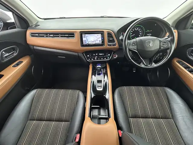 ホンダ ヴェゼル ハイブリッド Z ホンダセンシング 熊本県 2017(平29)年 4.5万km クリスタルブラックパール 純正Gathersナビ（VXM-175VFi）FM・AM・DVD・CD・フルセグTV/ホンダセンシング/・衝突軽減ブレーキ/・アダブティブクルーズコントロール/・先行車発進お知らせ機能/・路外逸脱制御機能/・レーンキープアシスト/・標識認識機能/・オートハイビーム/バックカメラ/社外前後ドライブレコーダー/ビルトインETC/ジャズブラウン内装/純正フロアマット/純正17インチAW/電動パーキング/ブレーキホールド/ハーフレザーシート/前席シートヒーター/オートライト/LEDヘッドライト/フォグランプ/スマートキー/プッシュスタート/スペアキー1本/保証書