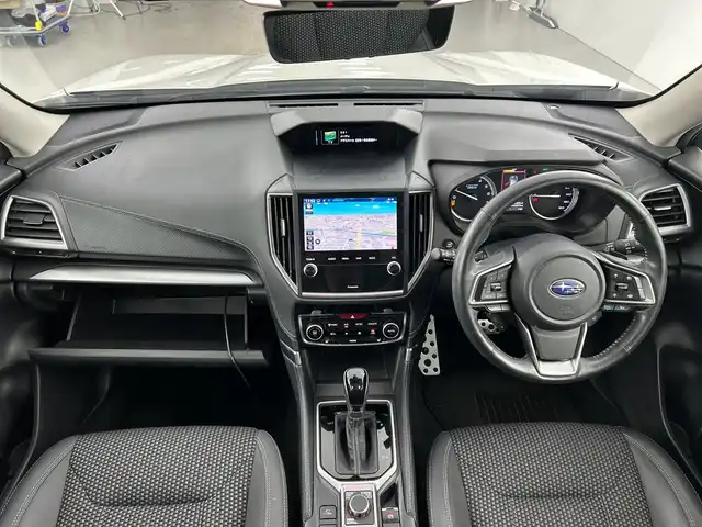 スバル フォレスター ハイブリッド アドバンス 愛知県 2021(令3)年 4.5万km クリスタルホワイトP 禁煙車/４WD/ワンオーナー/純正8インチナビ/（CD/DVD/Bluetooth/フルセグTV/SD)/バック・サイド・フロントカメラ/アイサイト/・プリクラッシュブレーキ/・後退時ブレーキアシスト/・誤発進抑制機能/・ツーリングアシスト/・追従式クルーズコントロール/・車線逸脱抑制・警報システム/・エマージェンシーレーンキープアシスト/・標識認識機能/・先行車発進お知らせ機能/・ブラインドスポットモニター/ETC/ドライブレコーダー/前席パワーシート/運転席メモリシート/全席シートヒーター/パワーバックドア/ステアリングヒーター/パドルシフト/ルーフレール/純正18インチアルミホイール/LEDヘッドライト/フロントフォグランプ/純正フロアマット/横滑り防止装置/スマートキー/プッシュスタート