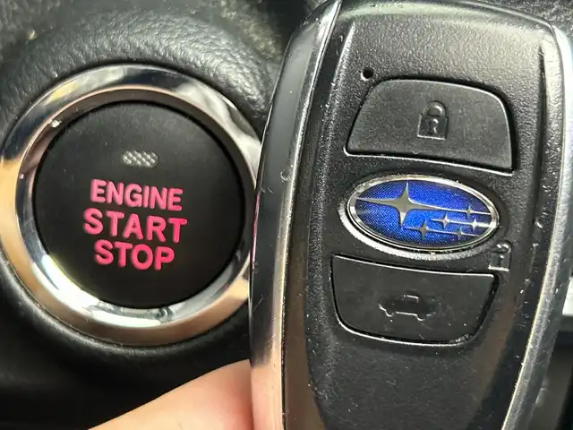 スバル フォレスター ハイブリッド アドバンス 愛知県 2021(令3)年 4.5万km クリスタルホワイトP 禁煙車/４WD/ワンオーナー/純正8インチナビ/（CD/DVD/Bluetooth/フルセグTV/SD)/バック・サイド・フロントカメラ/アイサイト/・プリクラッシュブレーキ/・後退時ブレーキアシスト/・誤発進抑制機能/・ツーリングアシスト/・追従式クルーズコントロール/・車線逸脱抑制・警報システム/・エマージェンシーレーンキープアシスト/・標識認識機能/・先行車発進お知らせ機能/・ブラインドスポットモニター/ETC/ドライブレコーダー/前席パワーシート/運転席メモリシート/全席シートヒーター/パワーバックドア/ステアリングヒーター/パドルシフト/ルーフレール/純正18インチアルミホイール/LEDヘッドライト/フロントフォグランプ/純正フロアマット/横滑り防止装置/スマートキー/プッシュスタート