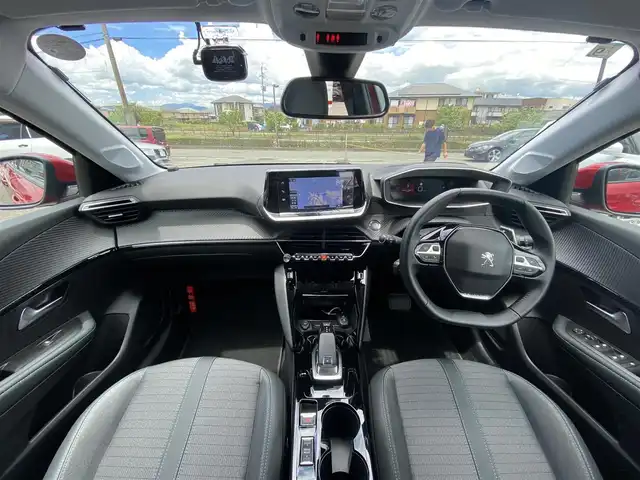 プジョー ２０８ アリュール 福岡県 2020(令2)年 0.9万km 赤 ・アクティブクルーズコントロール/・純正ナビ/BT/USB/・バックカメラ/・ドライブレコーダー/・ETC/・純正16AW