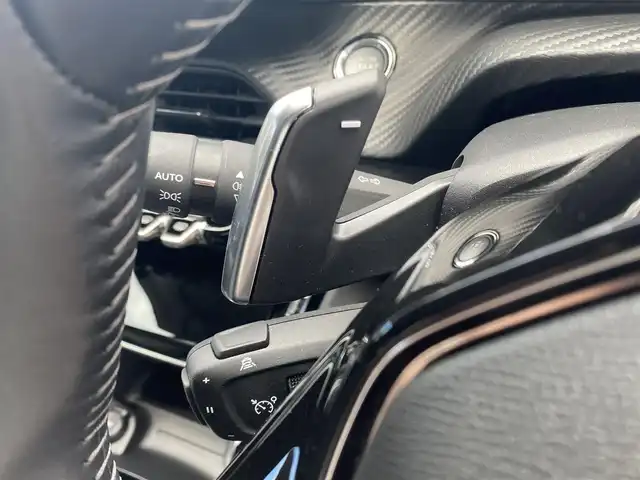 プジョー ２０８ アリュール 福岡県 2020(令2)年 0.9万km 赤 ・アクティブクルーズコントロール/・純正ナビ/BT/USB/・バックカメラ/・ドライブレコーダー/・ETC/・純正16AW