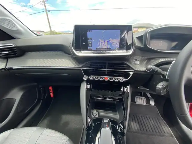 プジョー ２０８ アリュール 福岡県 2020(令2)年 0.9万km 赤 ・アクティブクルーズコントロール/・純正ナビ/BT/USB/・バックカメラ/・ドライブレコーダー/・ETC/・純正16AW