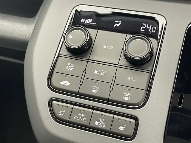 ホンダ フリード ハイブリット e:HEV クロスター 滋賀県 2025(令7)年 0.1千km メテオロイドグレーメタリック 登録済未使用車/純正9インチナビ/【Bluetooth/USB/フルセグTV/Apple CarPlay/Android Auto】/ハーフレザーシート/両側パワースライドドア/バックカメラ/ホンダセンシング/・衝突軽減ブレーキ/・先行車発進お知らせ機能/・歩行者事故低減ステアリング/・路外逸脱抑制機能/・標識認識機能/・渋滞追従機能付アダプティブクルーズコントロール/・車線維持支援システム（LKAS）/・トラフィックジャムアシスト（渋滞運転支援機能）/・ブラインドスポットインフォメーション/・誤発進抑制機能/・後方誤発進抑制機能/・近距離衝突軽減ブレーキ/・急アクセル抑制機能/・パーキングセンサーシステム/・オートハイビーム/・アダプティブドライビングビーム/LEDヘッドライト/D/Nシートヒーター/電動パーキングブレーキ/オートブレーキホールド/プッシュスタート/スマートキー/ステアリングリモコン