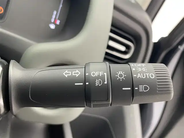 ホンダ フリード ハイブリット e:HEV クロスター 滋賀県 2025(令7)年 0.1千km メテオロイドグレーメタリック 登録済未使用車/純正9インチナビ/【Bluetooth/USB/フルセグTV/Apple CarPlay/Android Auto】/ハーフレザーシート/両側パワースライドドア/バックカメラ/ホンダセンシング/・衝突軽減ブレーキ/・先行車発進お知らせ機能/・歩行者事故低減ステアリング/・路外逸脱抑制機能/・標識認識機能/・渋滞追従機能付アダプティブクルーズコントロール/・車線維持支援システム（LKAS）/・トラフィックジャムアシスト（渋滞運転支援機能）/・ブラインドスポットインフォメーション/・誤発進抑制機能/・後方誤発進抑制機能/・近距離衝突軽減ブレーキ/・急アクセル抑制機能/・パーキングセンサーシステム/・オートハイビーム/・アダプティブドライビングビーム/LEDヘッドライト/D/Nシートヒーター/電動パーキングブレーキ/オートブレーキホールド/プッシュスタート/スマートキー/ステアリングリモコン