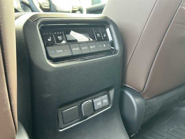 トヨタ ランドクルーザー ２５０ ZX ファーストエディション 兵庫県 2024(令6)年 0.3万km ベージュⅡ 4WD/軽油/ターボ/カラーナンバー【2ZC】/ワンオーナー/12.3インチディスプレイオーディオプラス/JBLプレミアムサウンドシステム/ムーンルーフ/床下透過表示機能付パノラミックビューモニター/マルチテレインモニター/セーフティセンス/トヨタチームメイト/パーキングサポートブレーキ/丸目1眼LEDヘッドランプ/マルチテレインセレクト/電動リアデフロック/SDM/ブラインドスポットモニター/純正ドライブレコーダー前後方/【FIRSTEDITION】ロゴ（ドア内張）/ハンズフリーパワーバックドア/置くだけ充電/アクセサリーコンセント（ラゲッジルーム）/フロアマット/保証書/スペアキー