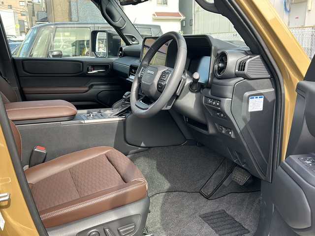 トヨタ ランドクルーザー ２５０ ZX ファーストエディション 兵庫県 2024(令6)年 0.3万km ベージュⅡ 4WD/軽油/ターボ/カラーナンバー【2ZC】/ワンオーナー/12.3インチディスプレイオーディオプラス/JBLプレミアムサウンドシステム/ムーンルーフ/床下透過表示機能付パノラミックビューモニター/マルチテレインモニター/セーフティセンス/トヨタチームメイト/パーキングサポートブレーキ/丸目1眼LEDヘッドランプ/マルチテレインセレクト/電動リアデフロック/SDM/ブラインドスポットモニター/純正ドライブレコーダー前後方/【FIRSTEDITION】ロゴ（ドア内張）/ハンズフリーパワーバックドア/置くだけ充電/アクセサリーコンセント（ラゲッジルーム）/フロアマット/保証書/スペアキー