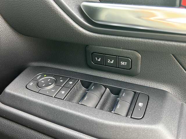 トヨタ ランドクルーザー ２５０ ZX ファーストエディション 兵庫県 2024(令6)年 0.3万km ベージュⅡ 4WD/軽油/ターボ/カラーナンバー【2ZC】/ワンオーナー/12.3インチディスプレイオーディオプラス/JBLプレミアムサウンドシステム/ムーンルーフ/床下透過表示機能付パノラミックビューモニター/マルチテレインモニター/セーフティセンス/トヨタチームメイト/パーキングサポートブレーキ/丸目1眼LEDヘッドランプ/マルチテレインセレクト/電動リアデフロック/SDM/ブラインドスポットモニター/純正ドライブレコーダー前後方/【FIRSTEDITION】ロゴ（ドア内張）/ハンズフリーパワーバックドア/置くだけ充電/アクセサリーコンセント（ラゲッジルーム）/フロアマット/保証書/スペアキー